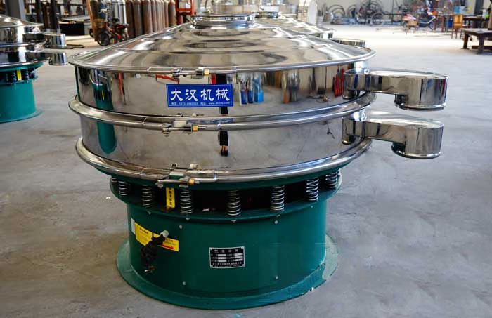 玻璃粉丝瓜视频黄片地址比较常见的材质为不锈钢材质，但其碳钢材质的丝瓜污污视频官网相对来说其使用寿命不够长，对于一些特殊行业的物料的筛分也比较有限，所以目前比较受欢迎的材质为不锈钢材质。