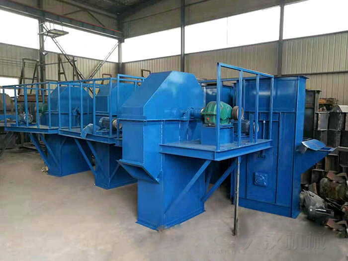 TD斗式提升机产品概述：属于向上式的料斗式的垂直运动，能够完成较高距离的提升。