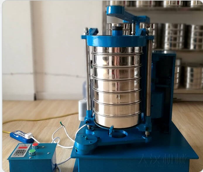 拍击筛可放1-6层筛框可实现，2-7种不同等级的物料粒子段。